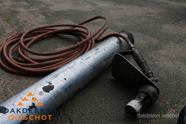 Dakdekker gasbrander en gereedschap voor spoedklus in Oirschot Dakdekker gasbrander en gereedschap voor spoedklus in Oirschot